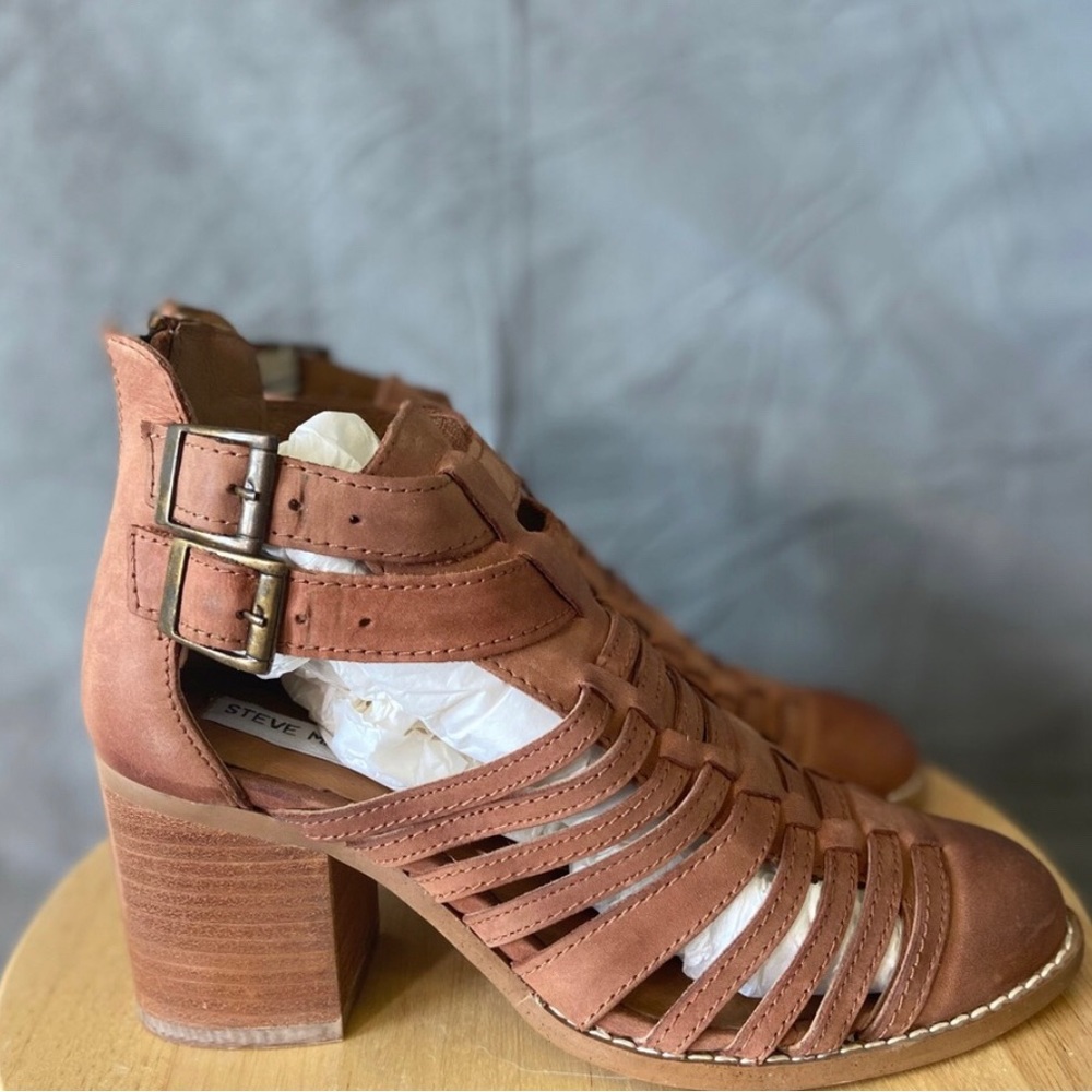 BNIB Steve Madden tan leather heeled sandals 7.5